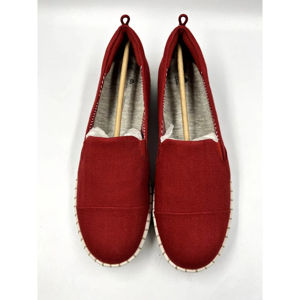 Cloudsteppers by Clarks Women's Size 10 Red Rouge Slip-on Sneaker Shoes NEW - Picture 1 of 6
